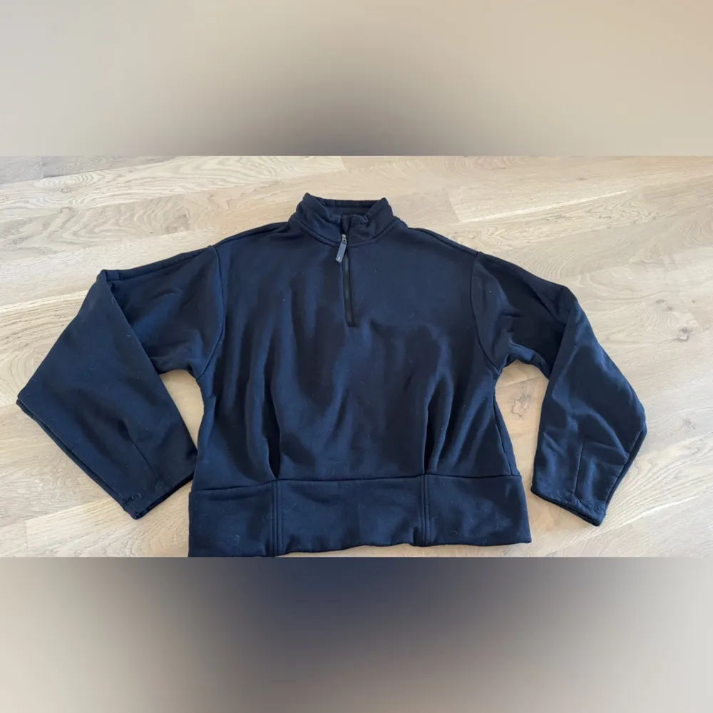 ATHLETA Altitude Polartec Half Zip Sweatshirt black size medium - Image 4