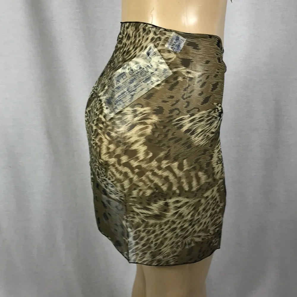 Zuliana animal print sarong/cover. Made in USA. New With Tags Green Size undefined - Image 3