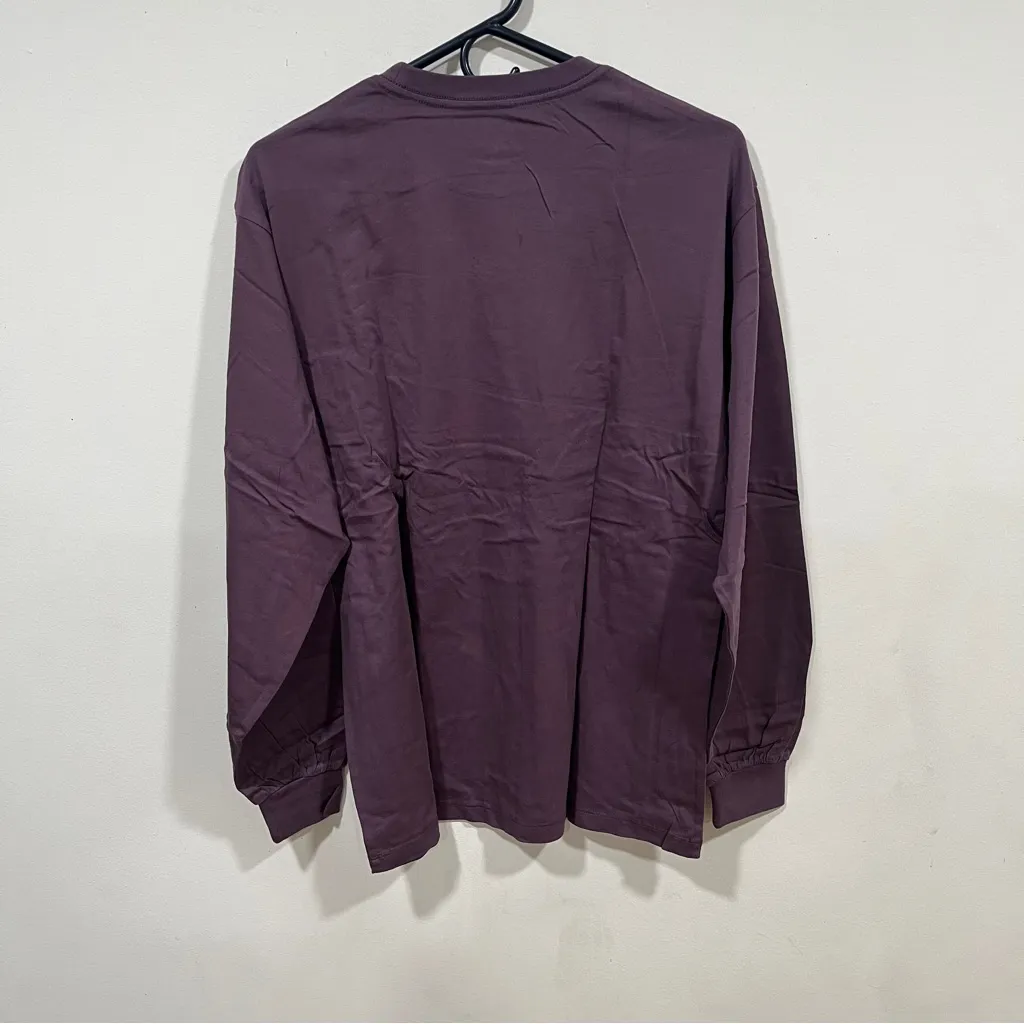 NWT BuffBunny Build Long Sleeve Tee
Smoked Cherry size medium women’s work out - Image 10