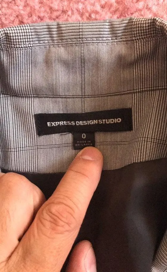 EXPRESS Woman’s Blazer - Image 6