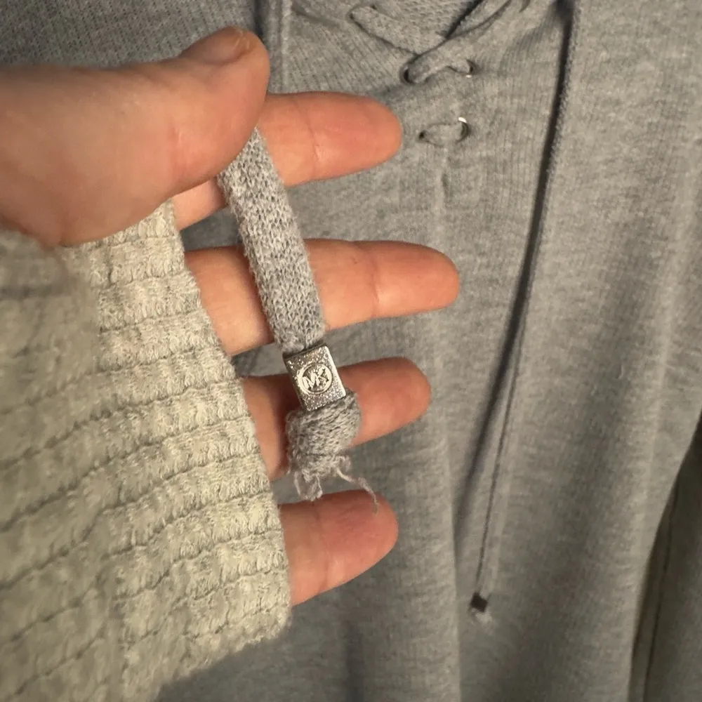 MICHAEL Michael Kors Hooded Sweatshirt with Rhinestone MK logo. Size Medium - Image 4