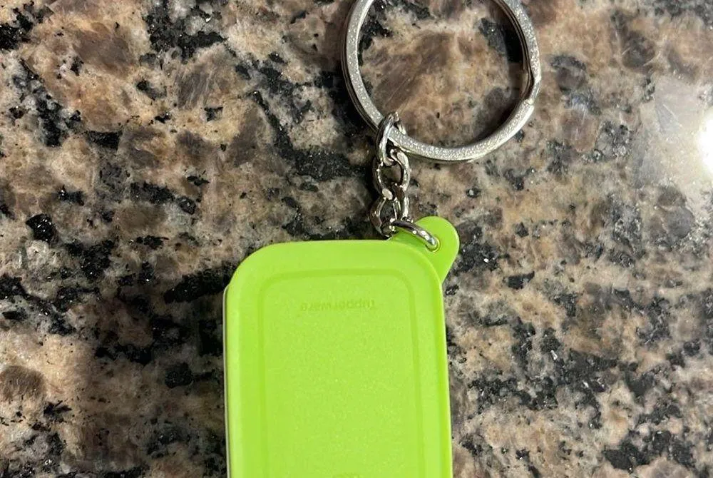 Tupperware Key Chain Ventsmart Fridgesmart Lime Aid Green Keychain Collectible - Image 2