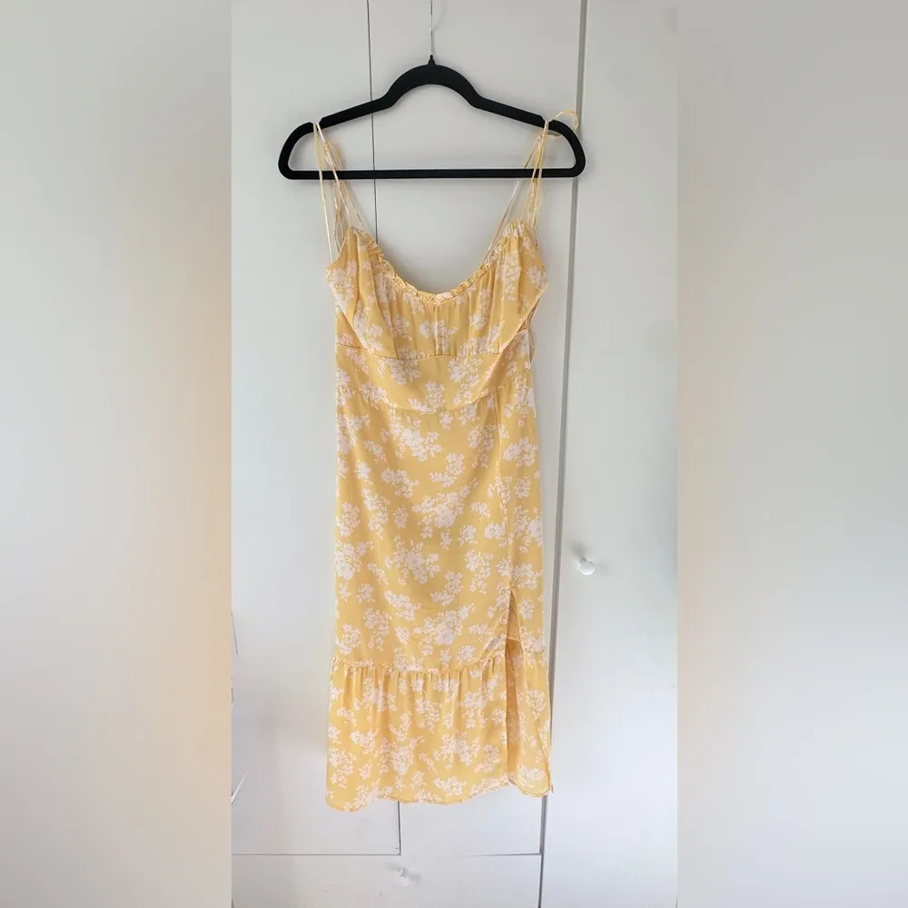 NWT Abercrombie & Fitch Tie-Strap Ruched Midi Dress - Yellow - S - Image 4