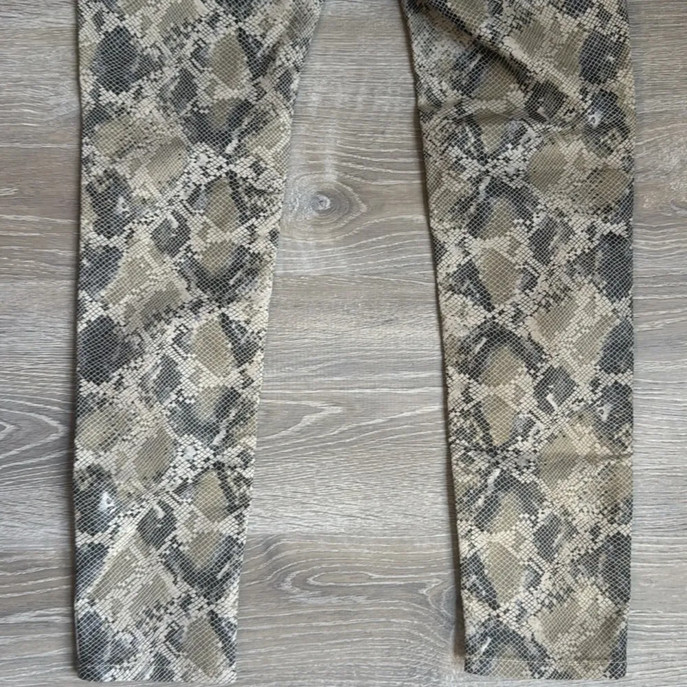 Bevy Flog Shely In Beige Python Print 24 Tan - Image 13