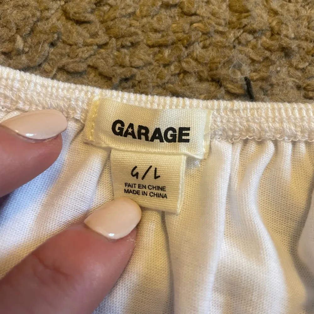 Garage Off-The-Shoulder White Strapless Tube Top with Blue Floral Ruffle, Size L - Image 8