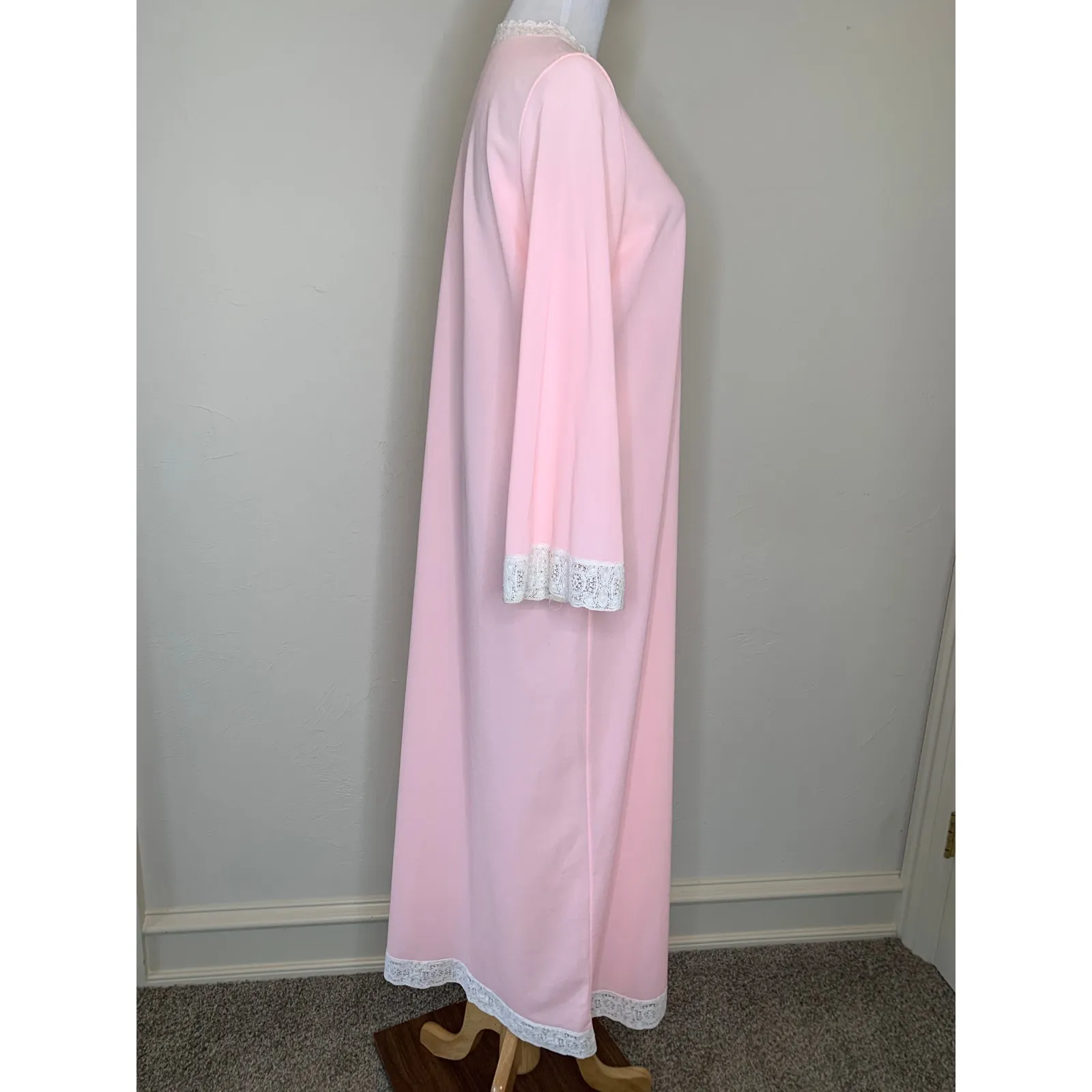 Vintage Pink Lace Long Sleeve Nightgown Lace Trimmed ? Small - Image 4