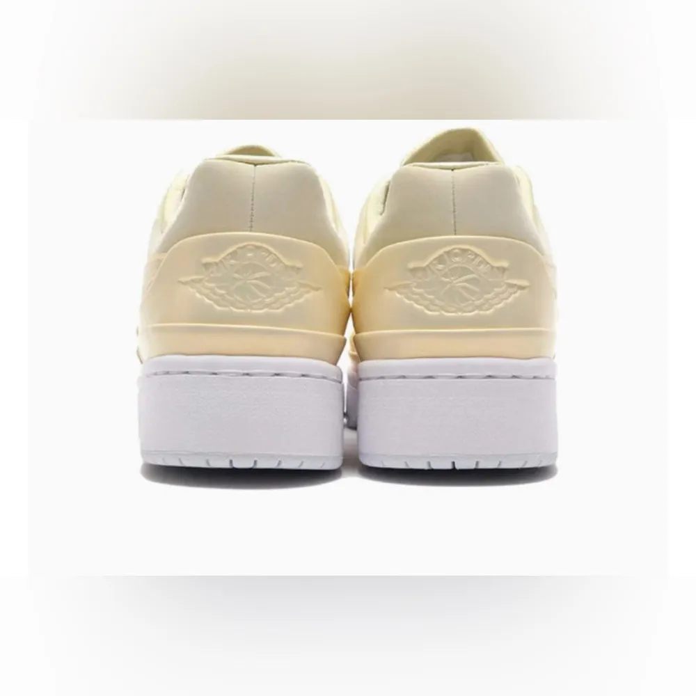 Air 
(WMNS) Air Jordan 1 Jester XX
'Fossil' CQ0278-200
Womens
Size: 7.5 - Image 3