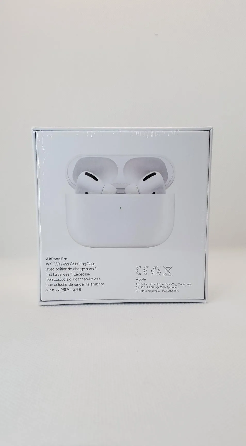 Apple AirPods - Image 2