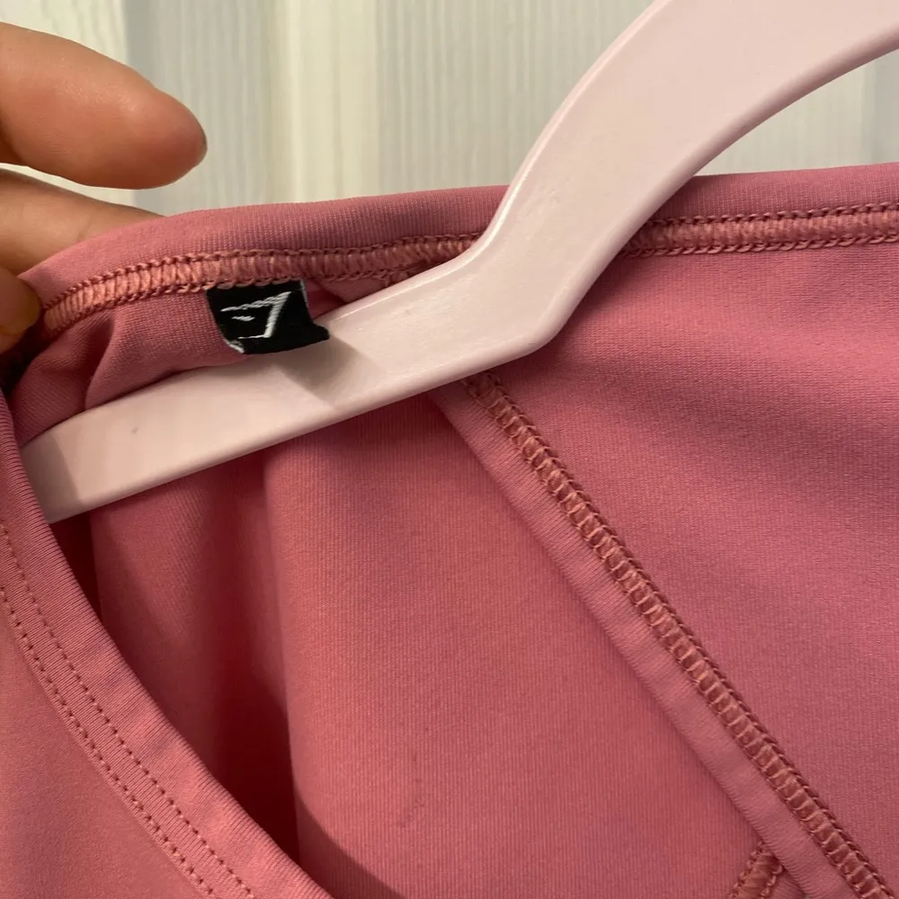 Gym shark top size medium - Image 5