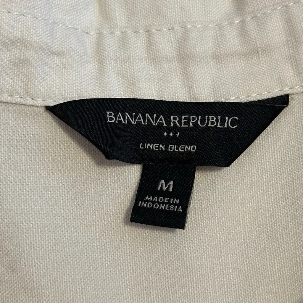 Banana Republic Cream Sleeveless Button Down Shirt - Image 5