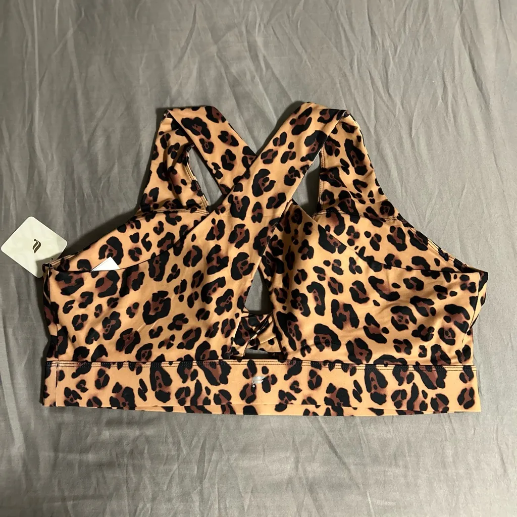 Fabletics Leopard Oasis Twist Leopard Sports Bra Size 3X - Image 2