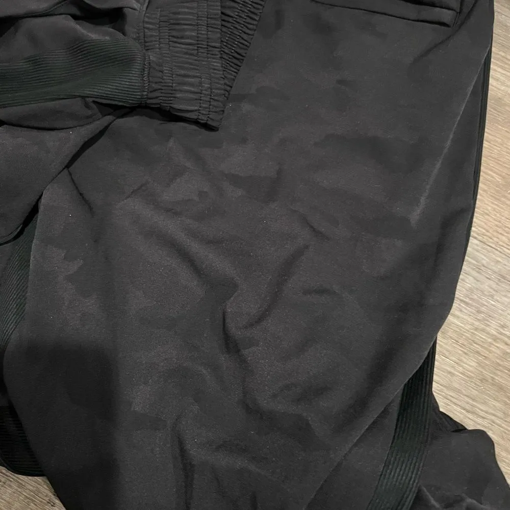 Athleta Black Brooklyn Lined Camo Jogger Size 8 EUC - Image 6