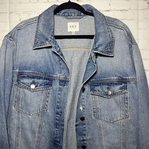 VICI Los Angeles Influencer Denim Jacket Oversized Distressed Light Wash Blue M Size M - Image 6