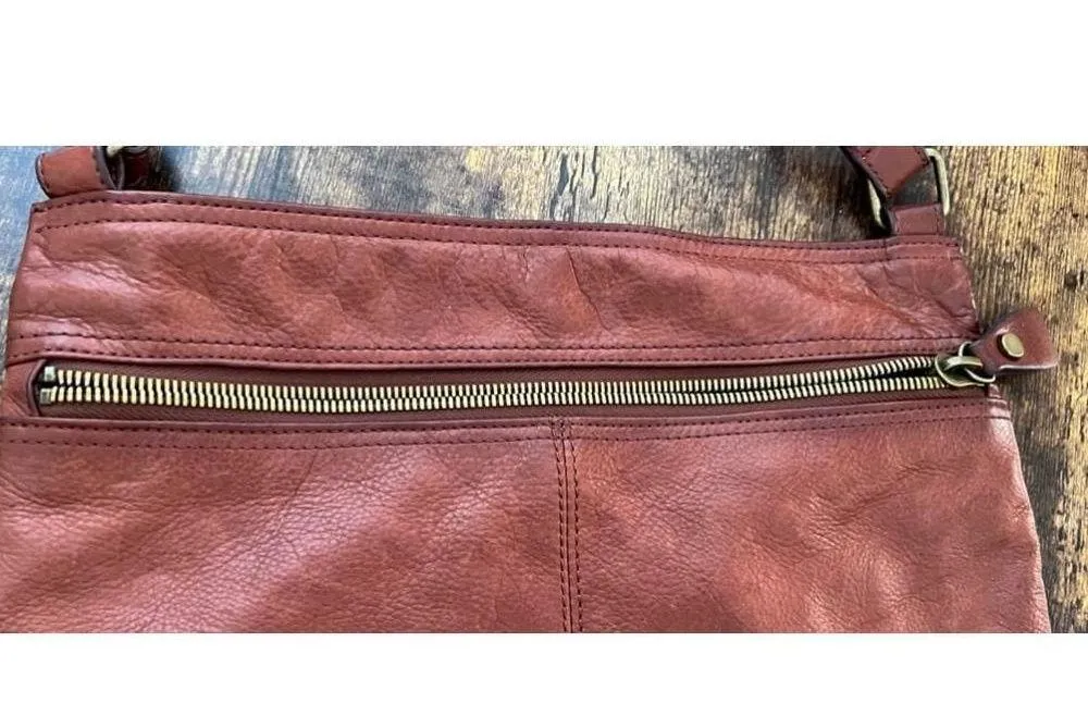 margot New York | ladies Lorna large crossbody handbag. - Image 4