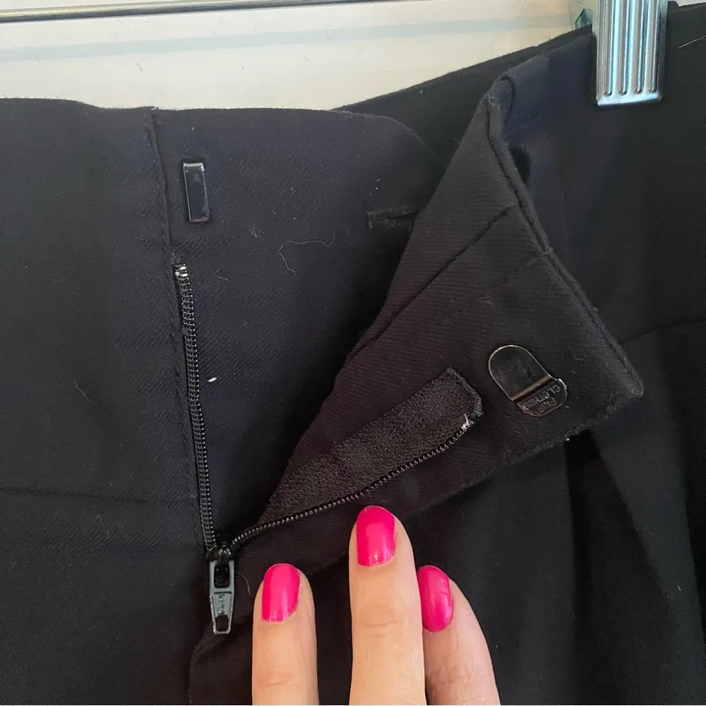 Banana Republic Black Mini Skirt - Front Pleats, Belt Loops and Pockets - Size 8 - Image 7