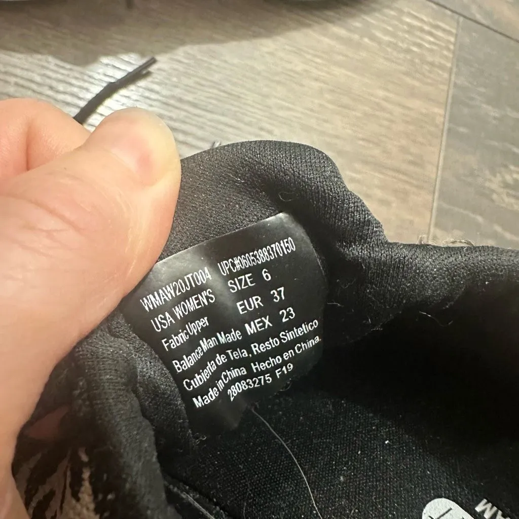 Athletic Works Women’s 6 Patterned Sneakers Shoes - Image 7