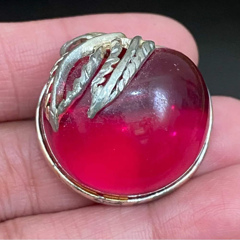 Vintage SARAH COVENTRY Fuchsia Pink Lucite Jelly Belly Mini Apple Brooch - Image 12