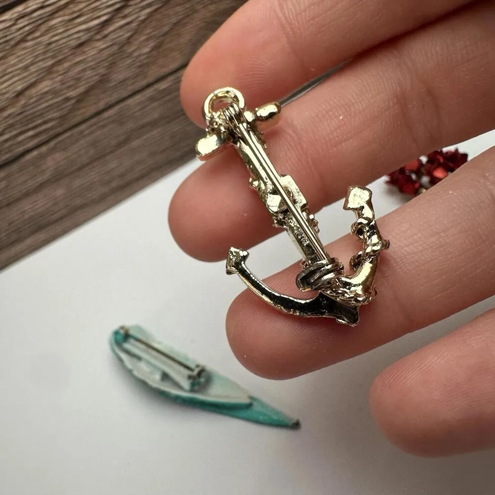 Rose Flowers, Parrot Bird, Nautical Ship Anchor Lot Of 3 Brooch Pin - Image 11