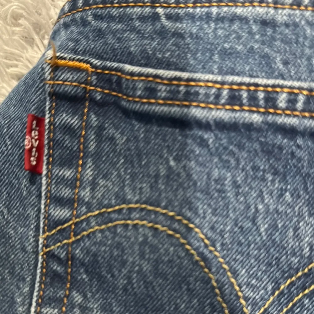 Levi's CAPRI Blue Denim Jeans with Signature Patch - Image 4