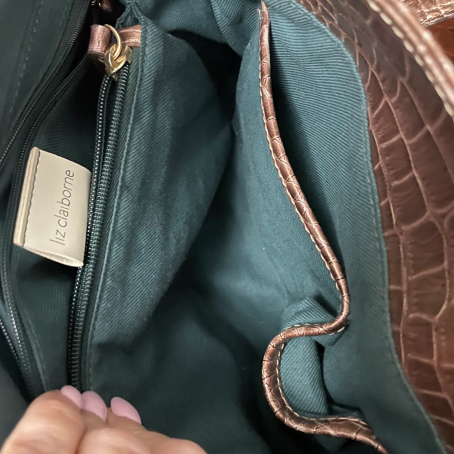 Bronze Alligator Design Handbag - Image 4