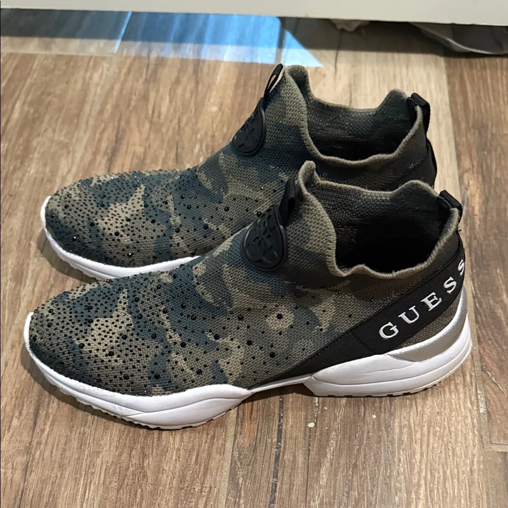 Guess Men's Camouflage Knit Sneakers - Image 4