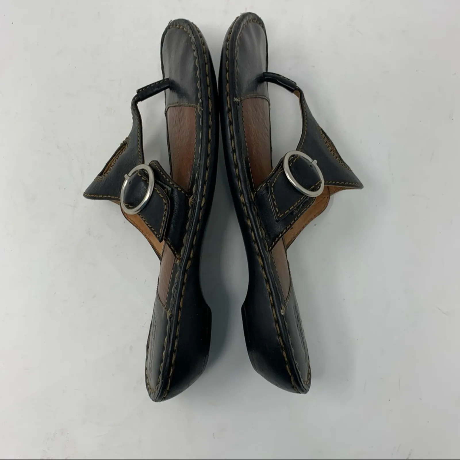 Born Black Leather Keyhole Cutout Thong Sandal 7 - Image 5