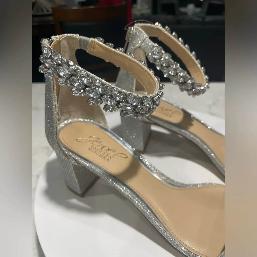 New! Jewel Badgley Mischka Bradley‎ Embellished Silver Evening Shoe Sz 7 - Image 9