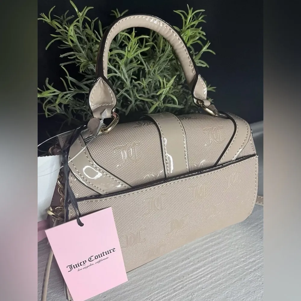 Juicy Couture Cafe Fancy Flap Crossbody Bag Tan Faux Leather NWT - Image 3