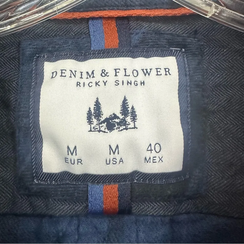 s Checkered Button Down Flannel Women’s Medium Blue - Image 3