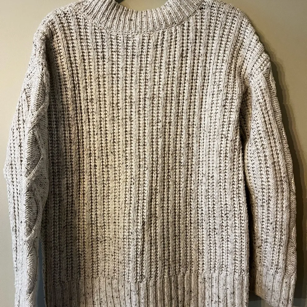 cupio Women’s cable knit sweater - Image 2