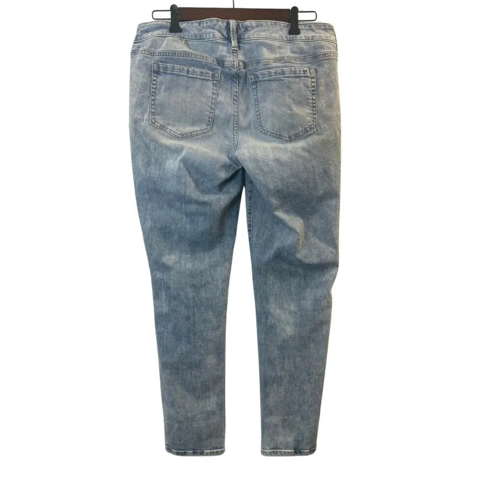 Torrid Women’s Distressed Boyfriend Jeans Size 10R - Image 2