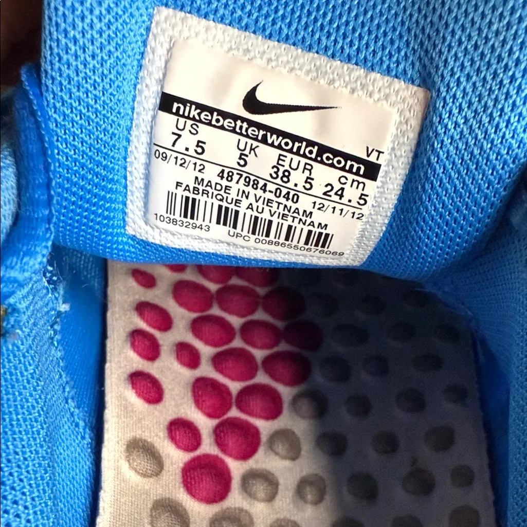 Nike  Blue and Gray Athletic Shoes - Image 6