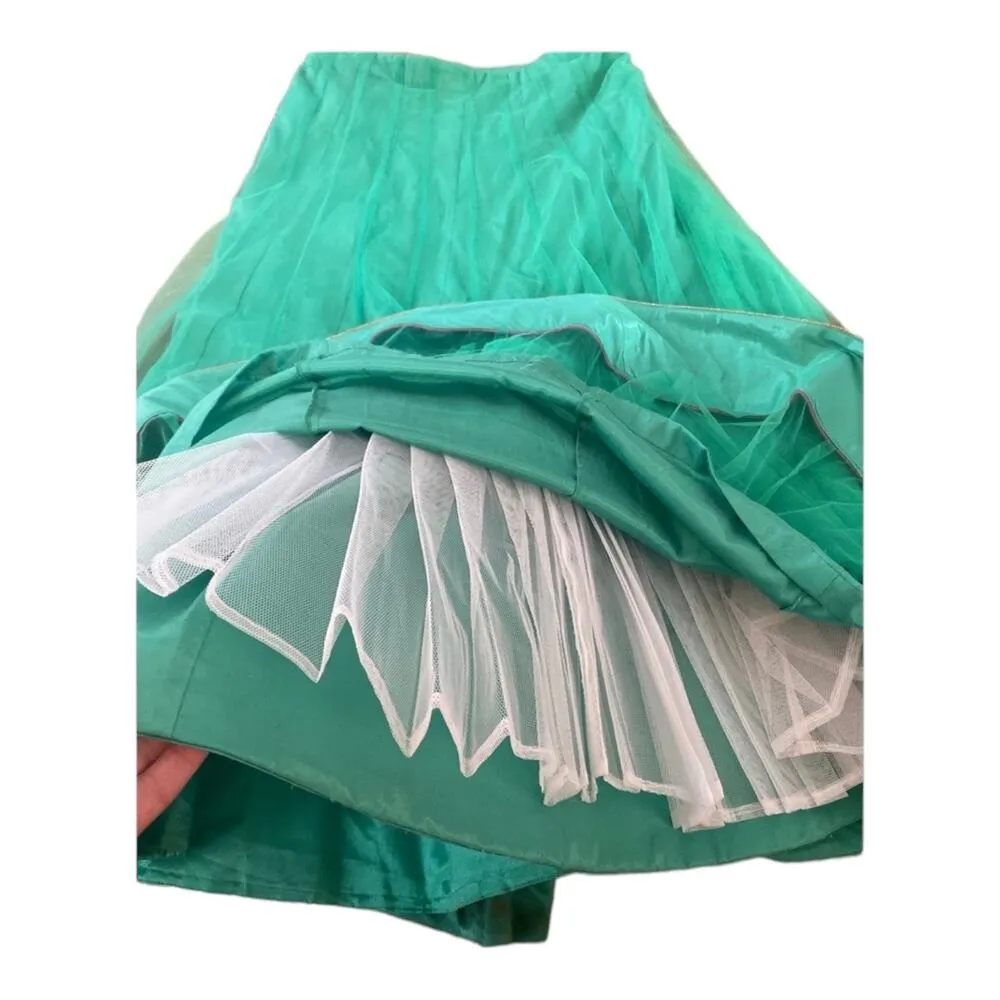 Bollywood skirt with jewels embroidery, green with gold size medium - Image 11