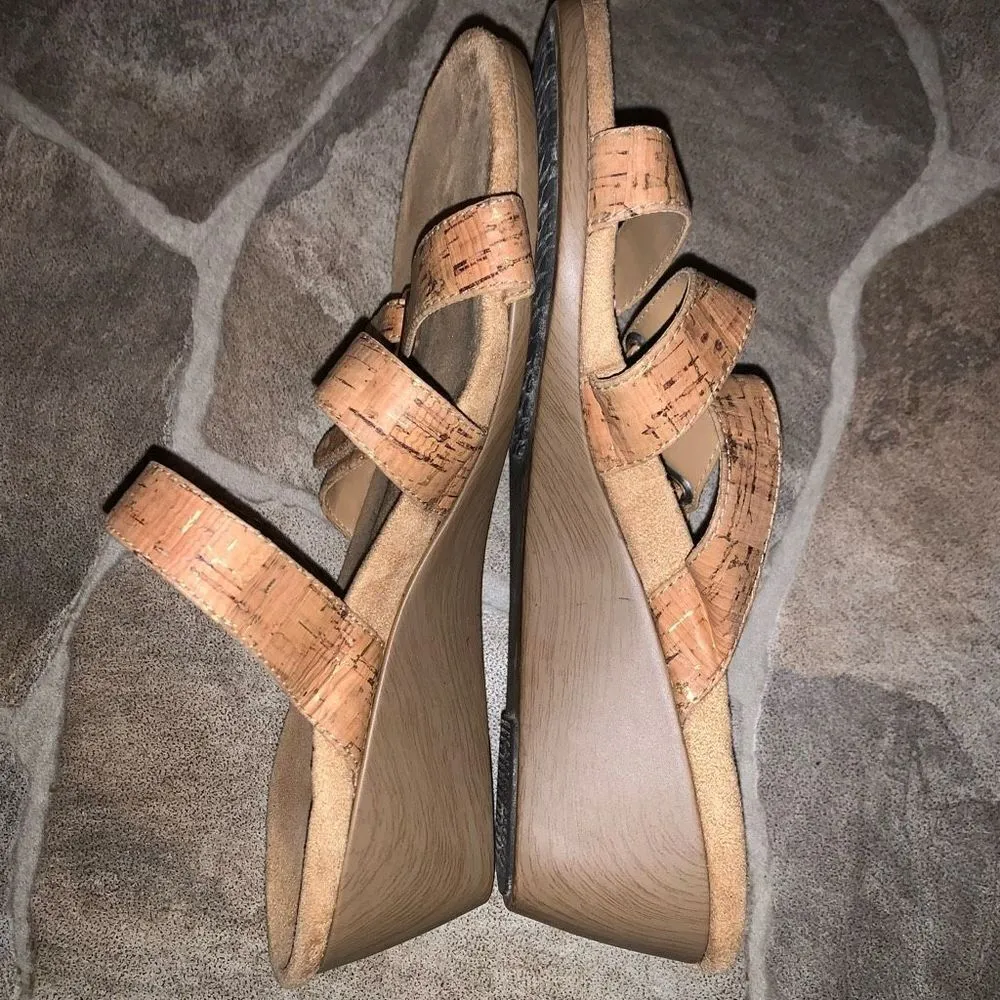 Vionic  strappy tan wedge ortho arch support size 7 sandals - Image 3
