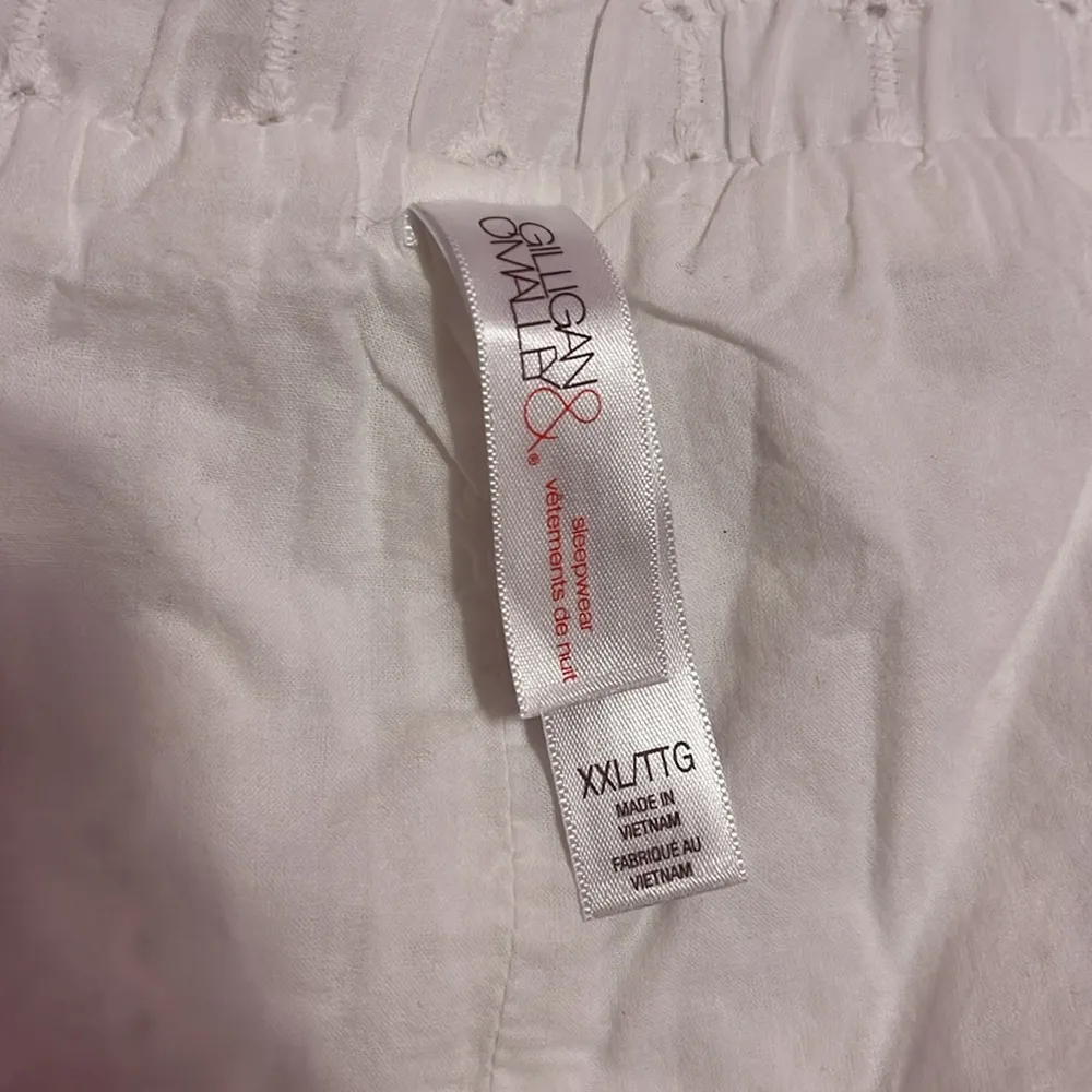 White Eyelet Lace Shorts Size XXL - Image 3