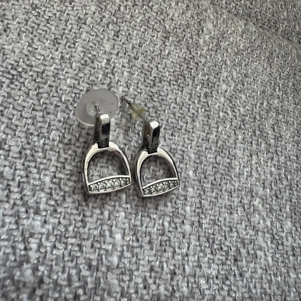Horde Stirrup earrings Silver - Image 2