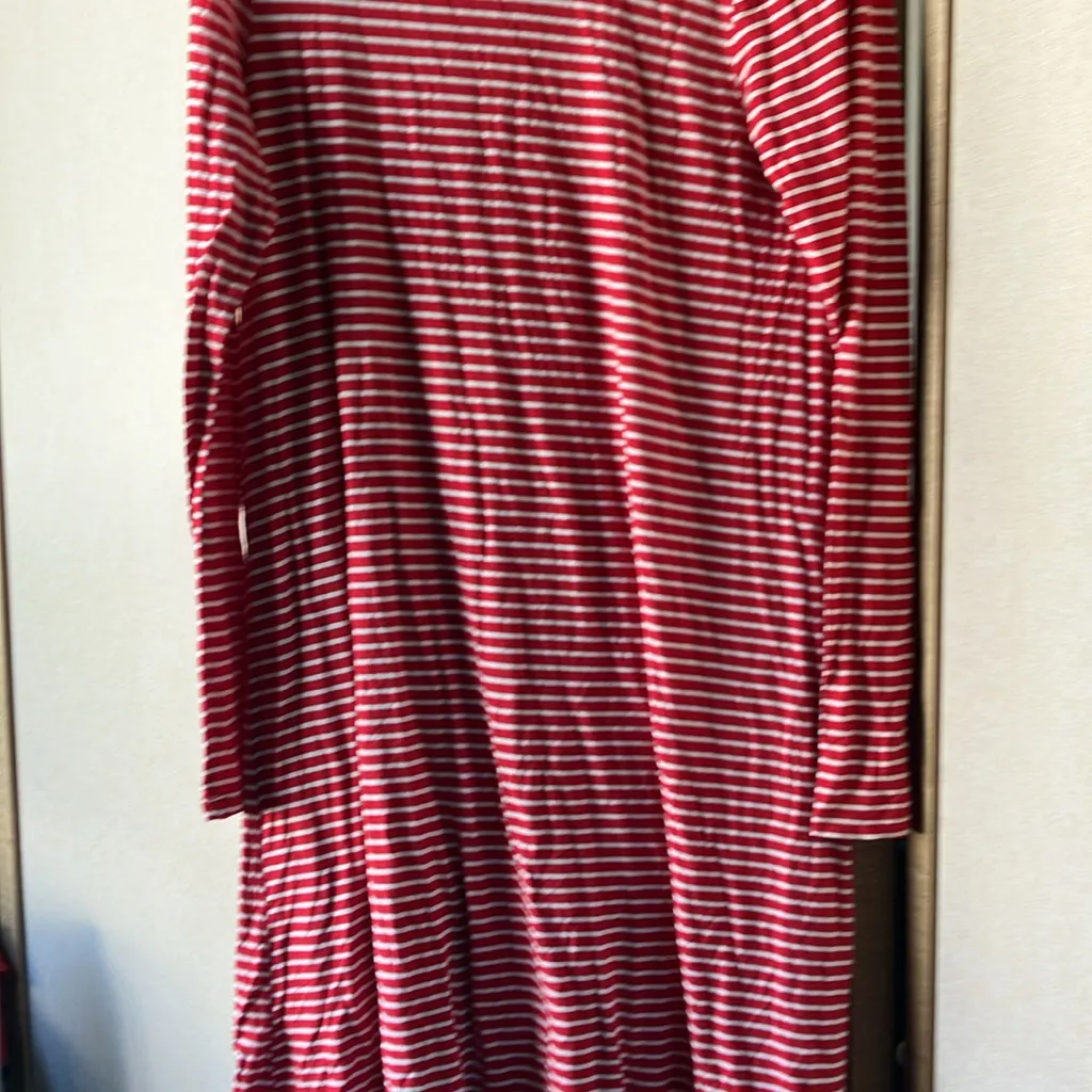 FINAL MARKDOWN GAP Vibrant Red and White Striped t shirt dress medium - Image 6
