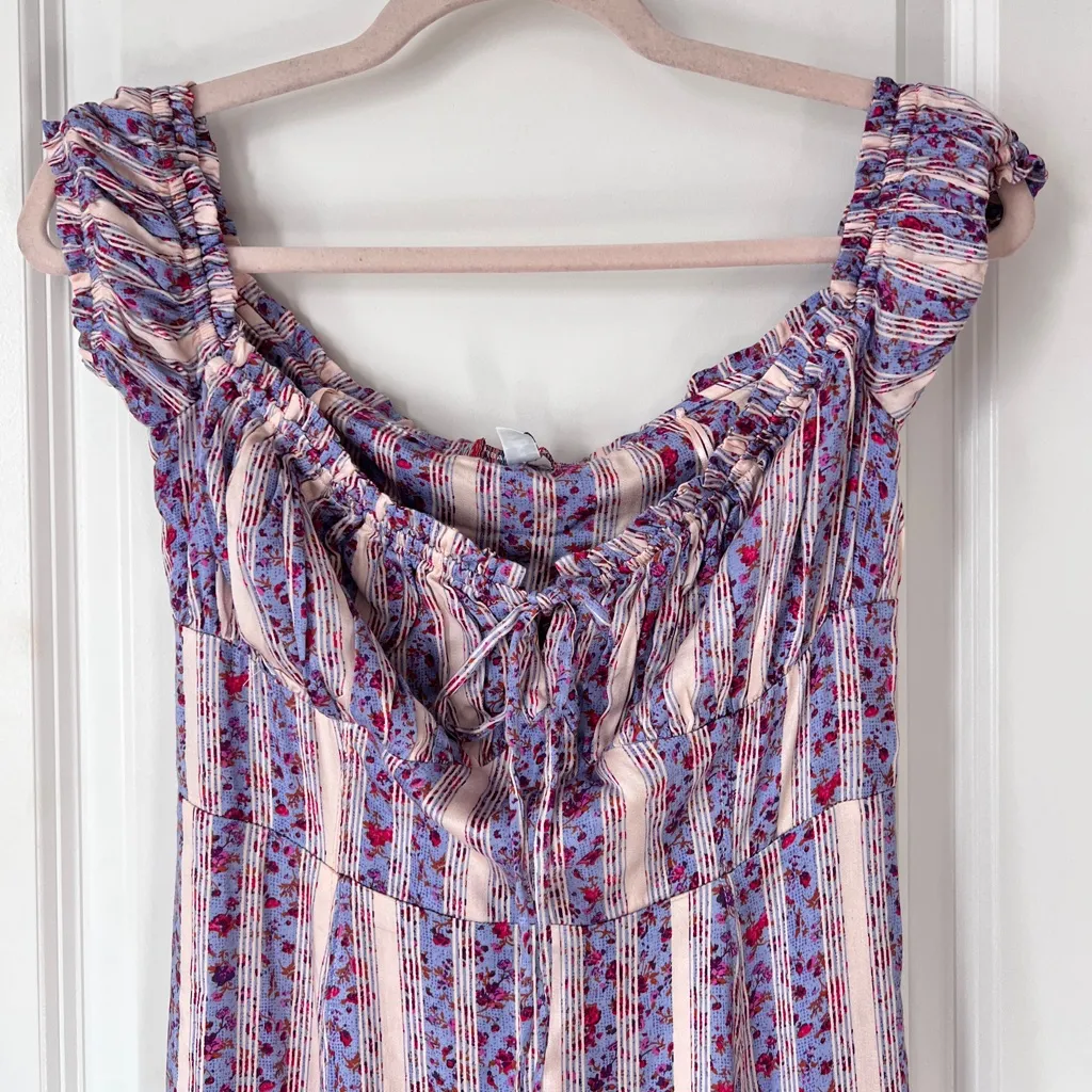 Urban Outfitters UO Olympia Lilac Floral Off-Shoulder Midi Dress Women’s‎ Large - Image 5