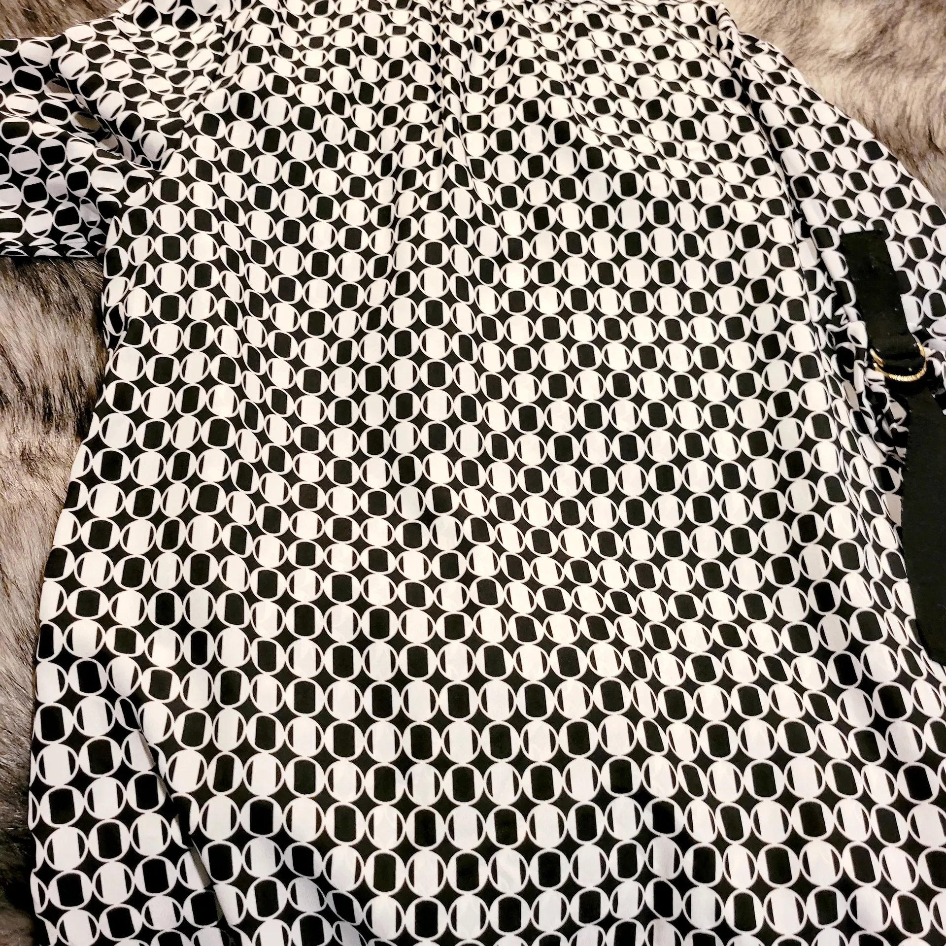 Michael Kors Stylish Black and White Patterned Women's Top - Image 2
