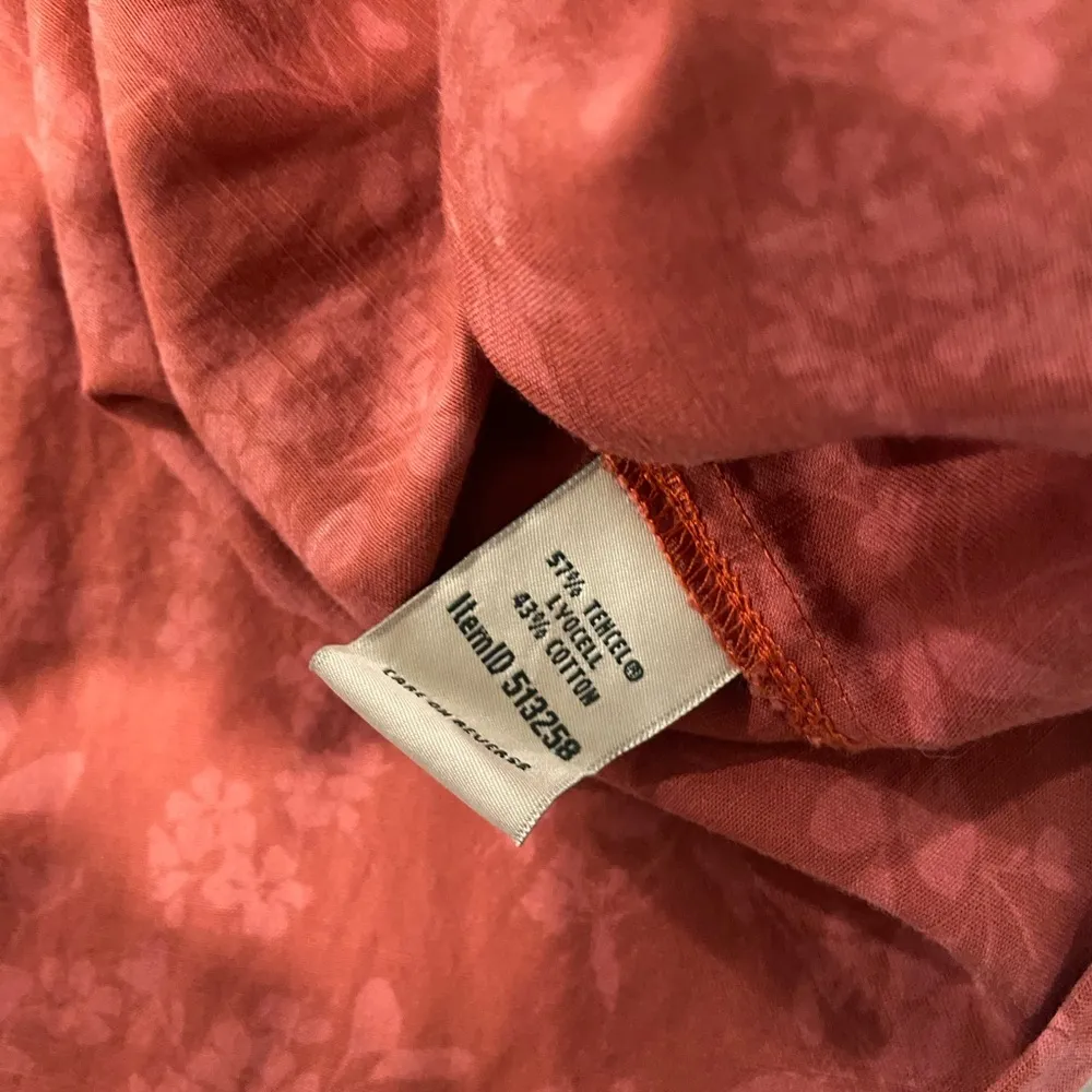 L.L. Bean Size M Pink Floral V Neck Henley Long Sleeve Pullover Cotton Blend Top Size M - Image 11