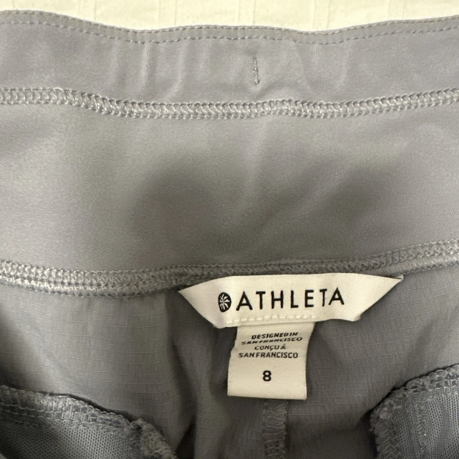 Athleta Shorts‎ Zip Pockets Workout Casual Summer Gray Size 8 - Image 5