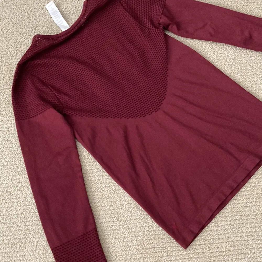 NEW Fabletics Musetta Perforated Long Sleeve Activewear Shirt Top Size S NWOT - Image 6