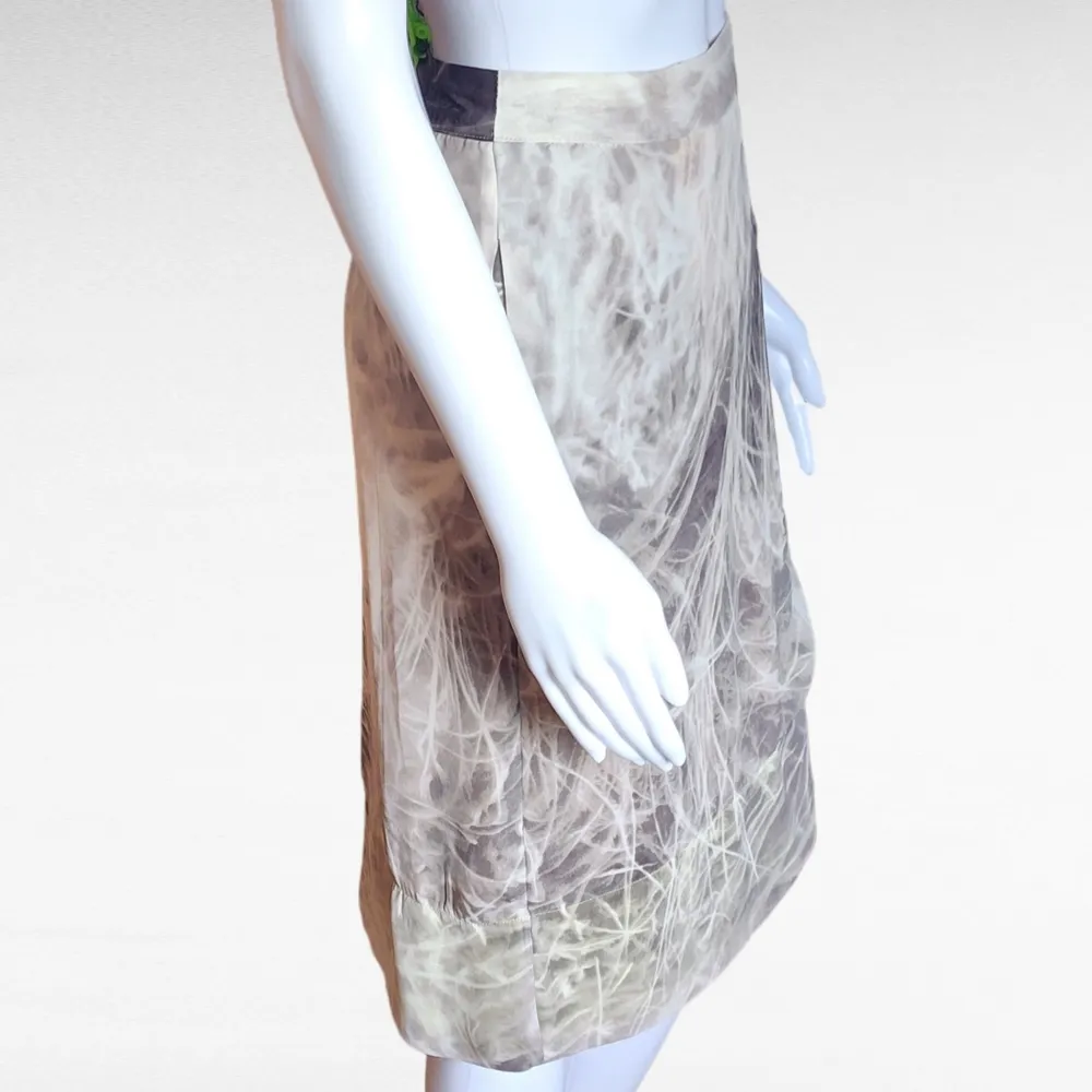 Simply Vera  Gray Ivory Whimsical Print Chiffon Wrap Skirt Size Medium - Image 3