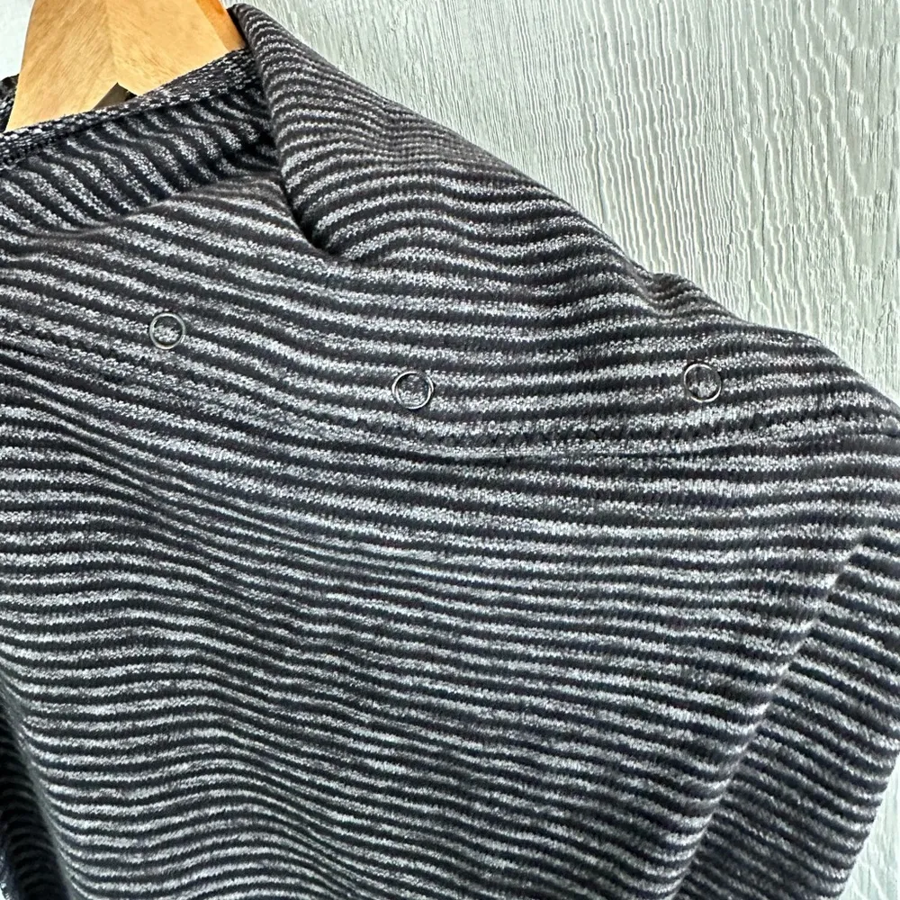 Lululemon  Vinyasa Scarf in Black Herringbone - Image 4