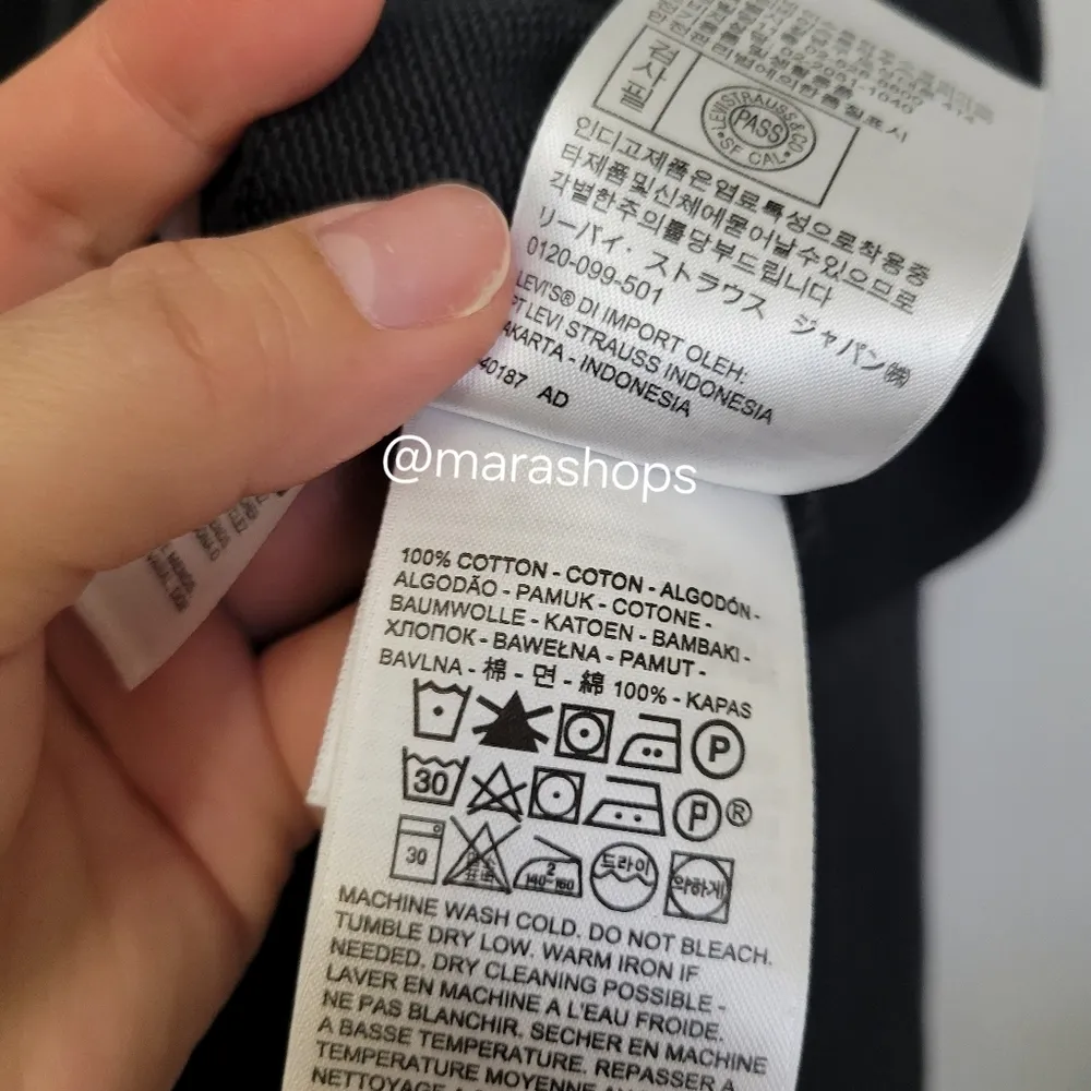 Levi's Black Mockneck Crop Sweatshirt - Image 6