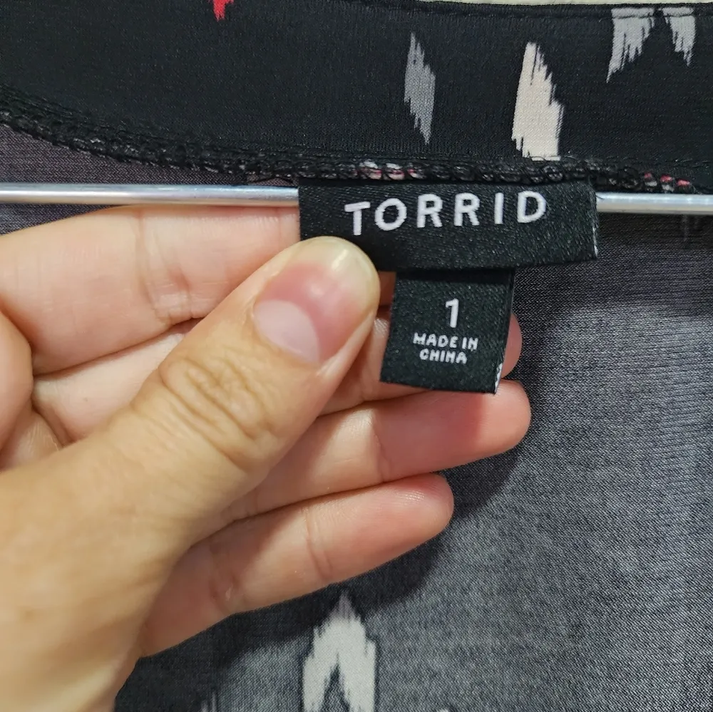 Torrid black fit and flare short sleeve dress size 1 - Image 2