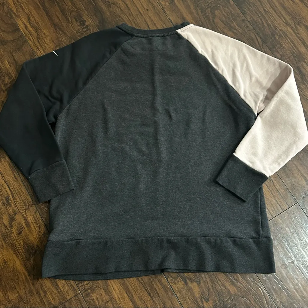 Women’s Nike dri fit Black and Gray Crewneck Sweater large - Image 6