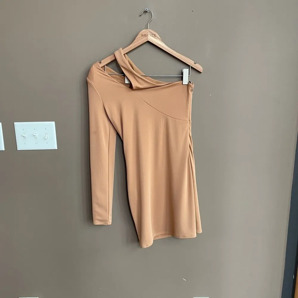 NWT NBD Devyn One Shoulder Mini Dress in Nude Size‎ Small - Image 3
