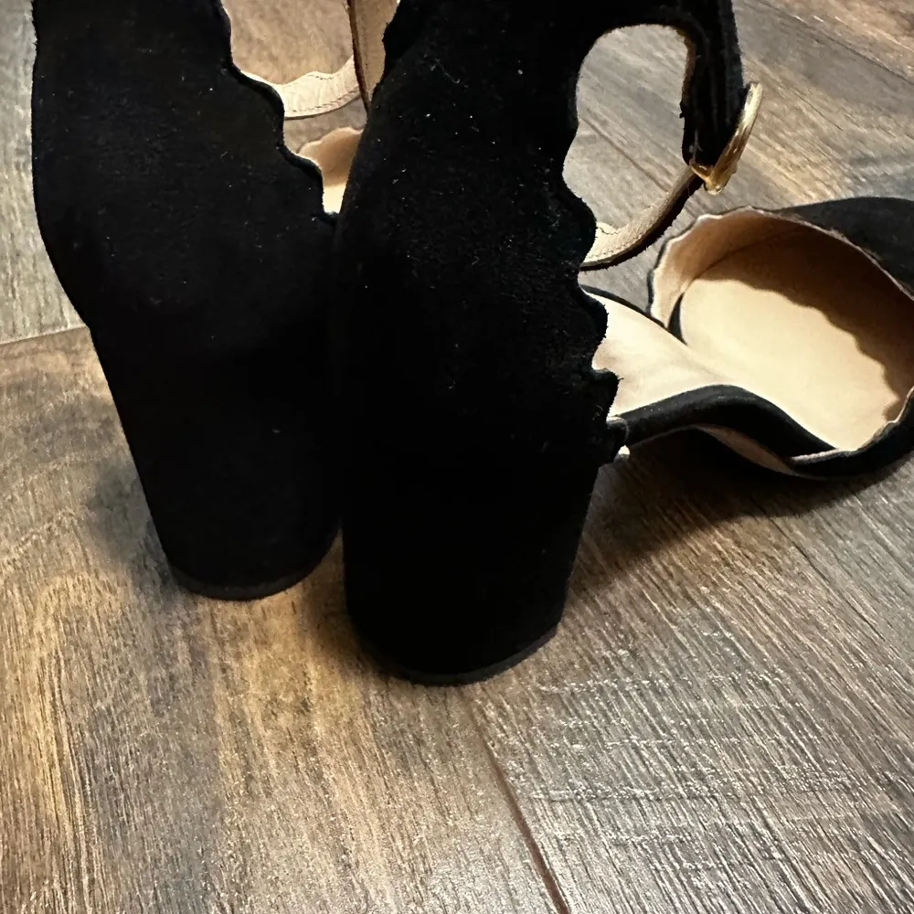 Chloe scalloped block Heels - Image 2
