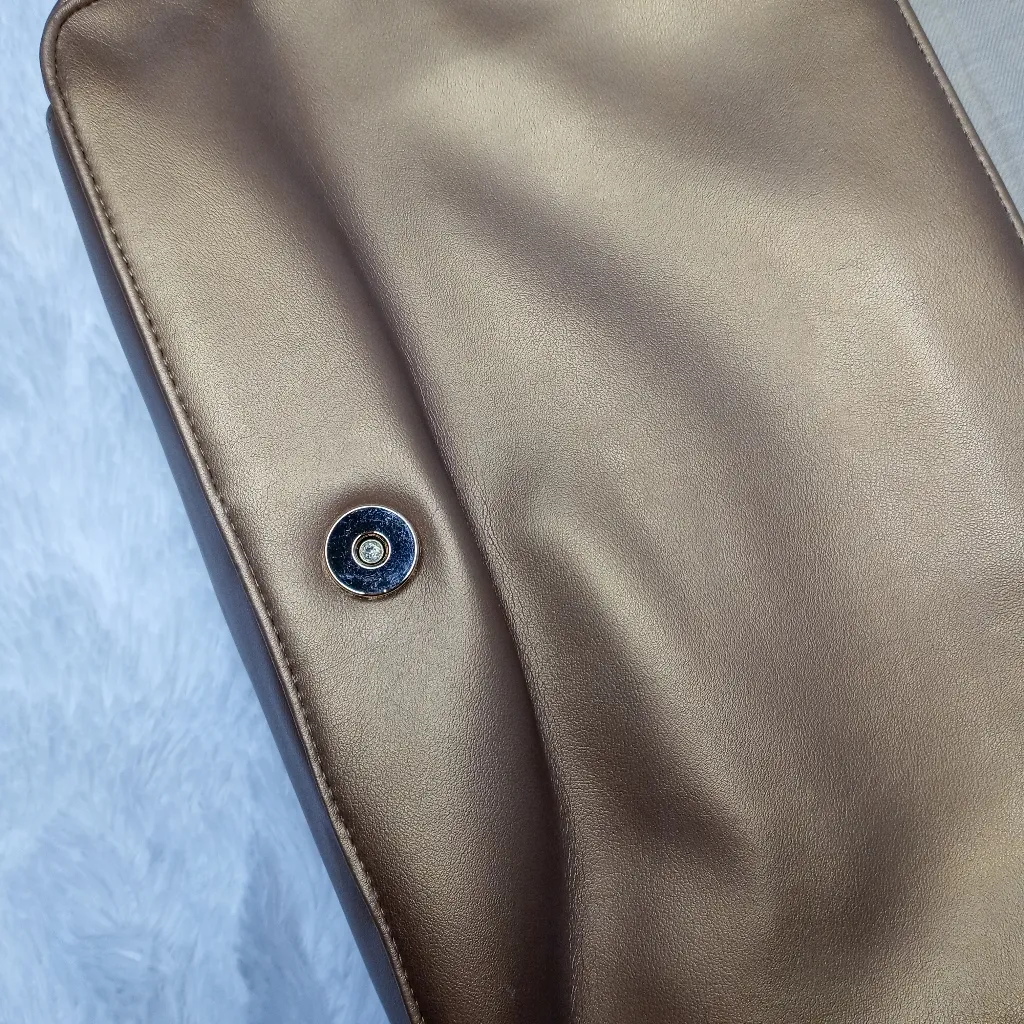 Via Piaggi Ladies Shoulder Purse Gold faux Leather - Image 12